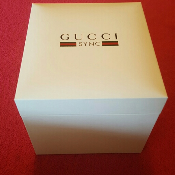 Authentic womens Gucci  watch main image 4