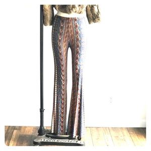 Novella Royal Janis Bells