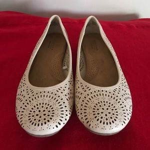 Sonoma Leather flats