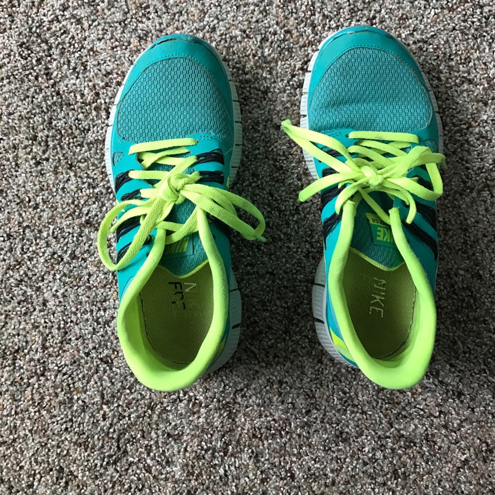 Nike free 5.0 running shoes