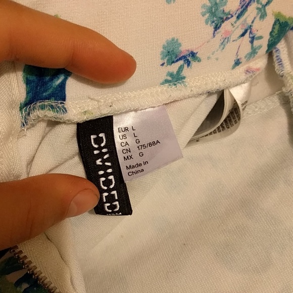 H&M Floral Skater Skirt - Picture 5 of 5