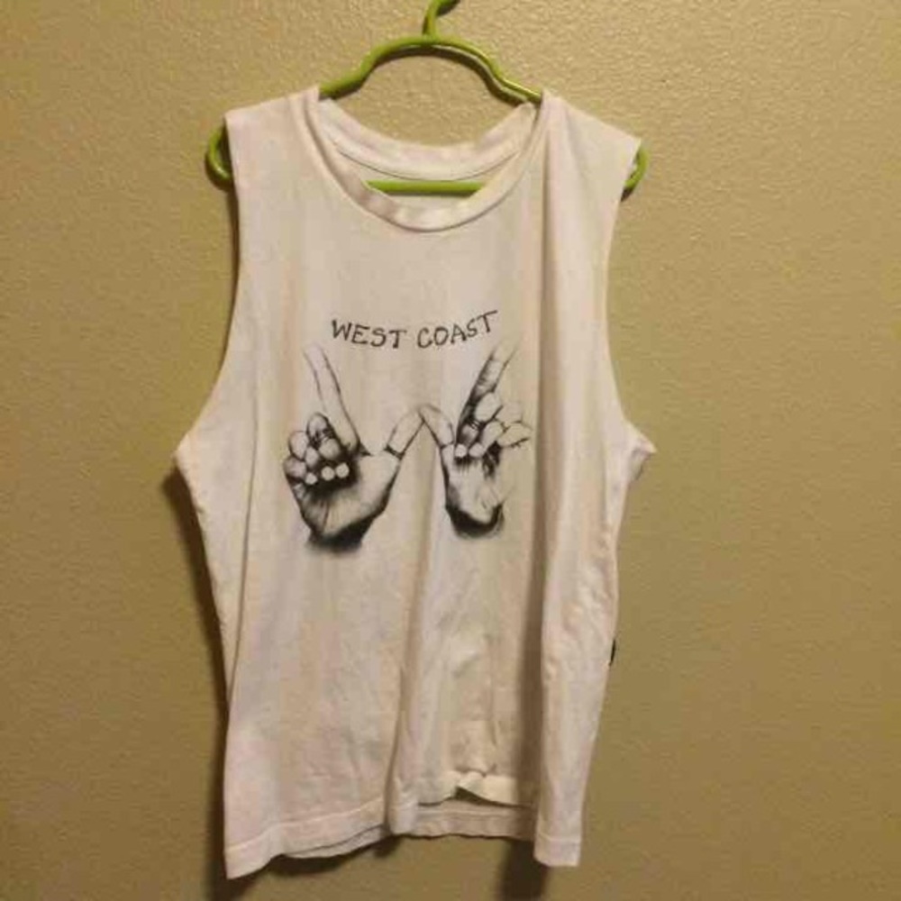 Brandy Melville west coast muscle tee