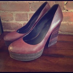 ♦️SOLD♦️Trouve Platform Pumps