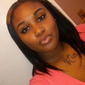 Meet your Posher, Nikia