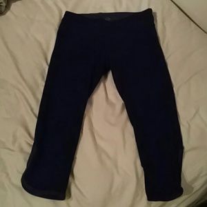 Crop yoga pants
