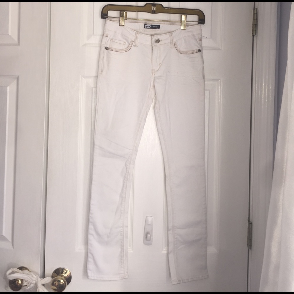 White skinny jeans