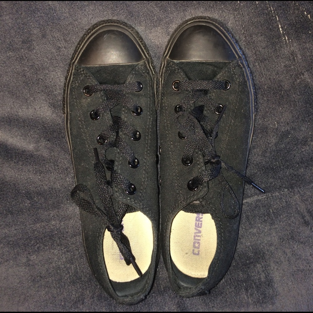 BRAND NEW Black on Black converse