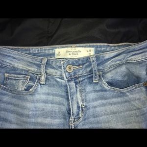 Lightly Destroyed Skinny Jeans