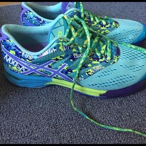 Asics Gel-Noose Tri 10 running shoes