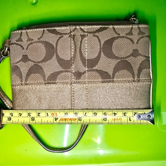 Gold Coach Leather Wrislet Wallet Clutch - Picture 4 of 5