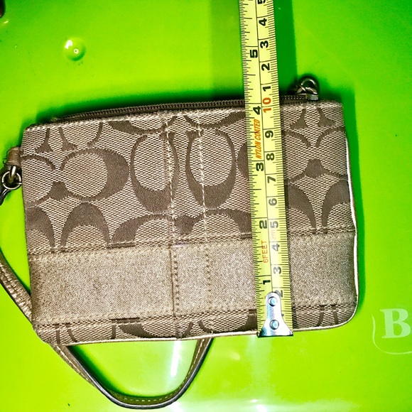 Gold Coach Leather Wrislet Wallet Clutch - Picture 5 of 5