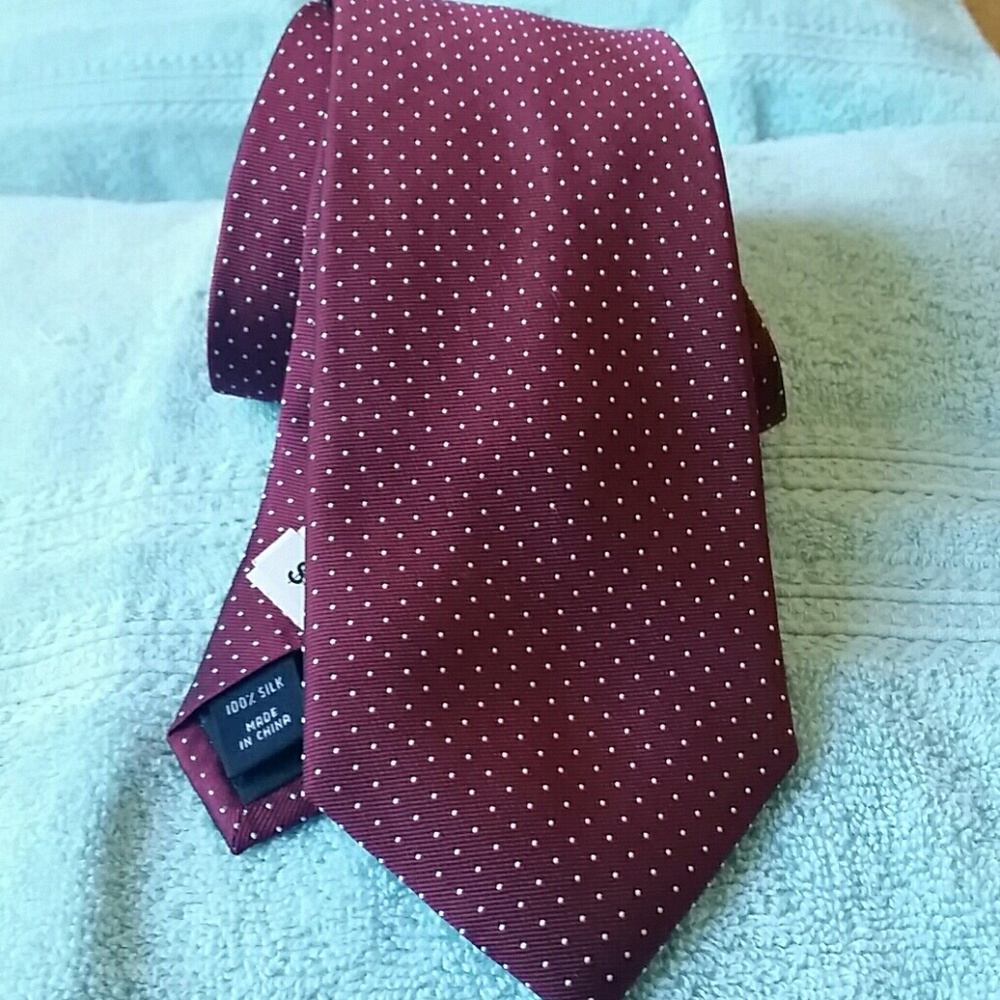 Tie, Jos.A.Bank, New color burgundywith white dots