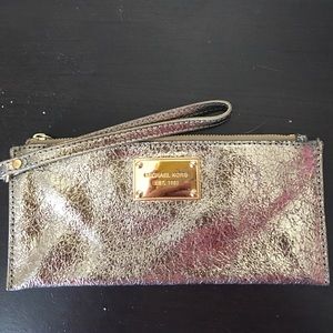 Michael Kors - gold wristlet