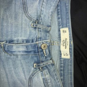 Medium/Light Wash Skinny jeans