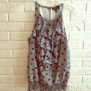 Limited sleeveless ruffled shirt