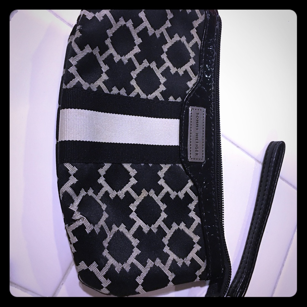 Tommy Hilfiger clutch