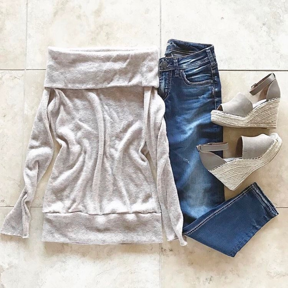 1 HR Sale 🎆Grey Over the Shoulder Top M-L - Picture 2 of 5