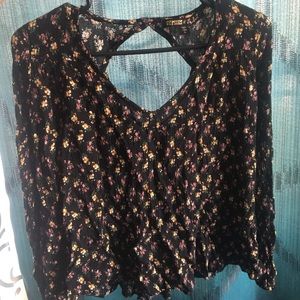Floral vneck shirt
