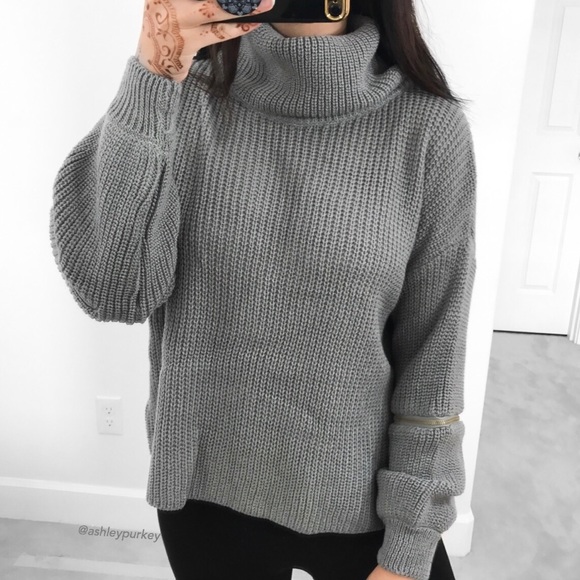 ❤️SALE❤️ Gray turtleneck zipper sleeve sweater - Picture 2 of 4