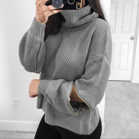 ❤️SALE❤️ Gray turtleneck zipper sleeve sweater - Picture 4 of 4