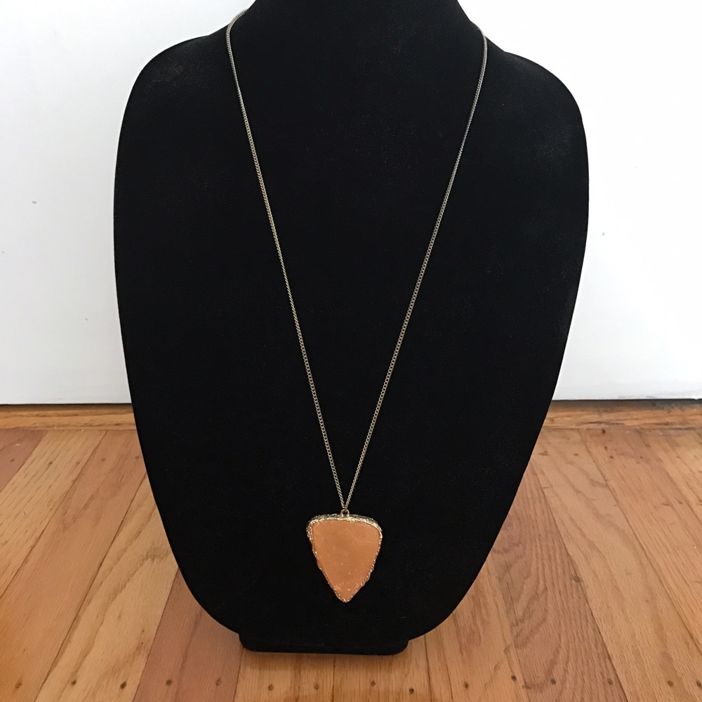 Stone pendant necklace