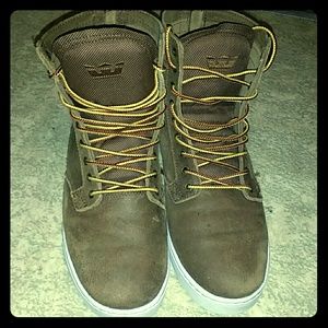 High top Supra Wolf sneakers