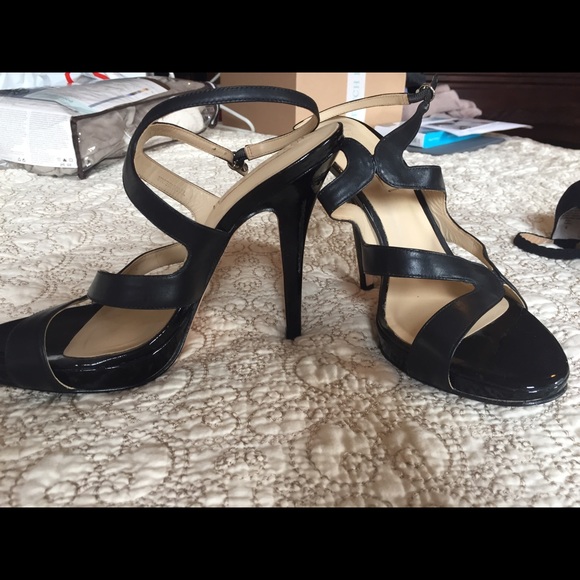 BCBG maxAzria strapped heels - Picture 2 of 4