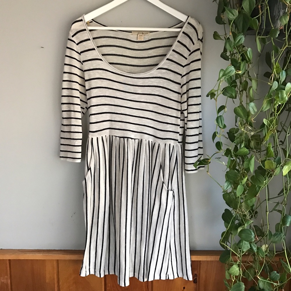 forever 21 white 3/4 sleeve dress navy stripes