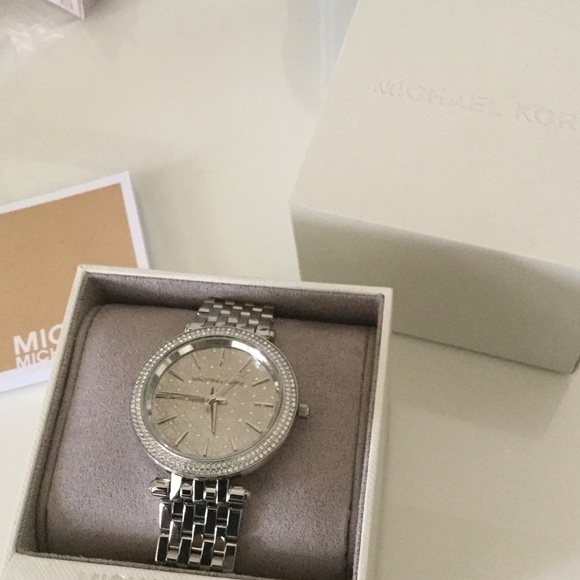 Micheal Kors - Picture 4 of 4