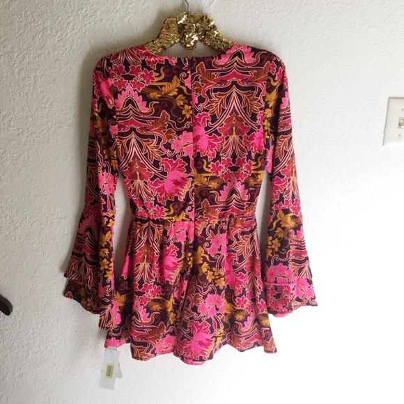 Gianni Bini Flutter Sleeve Romper - Picture 2 of 6