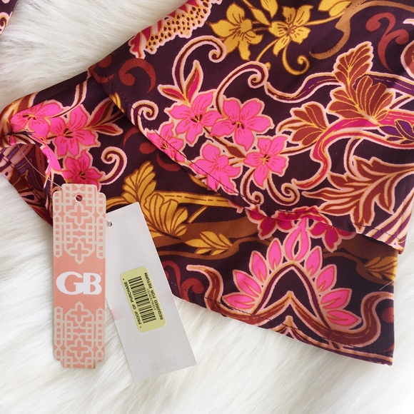 Gianni Bini Flutter Sleeve Romper - Picture 5 of 6