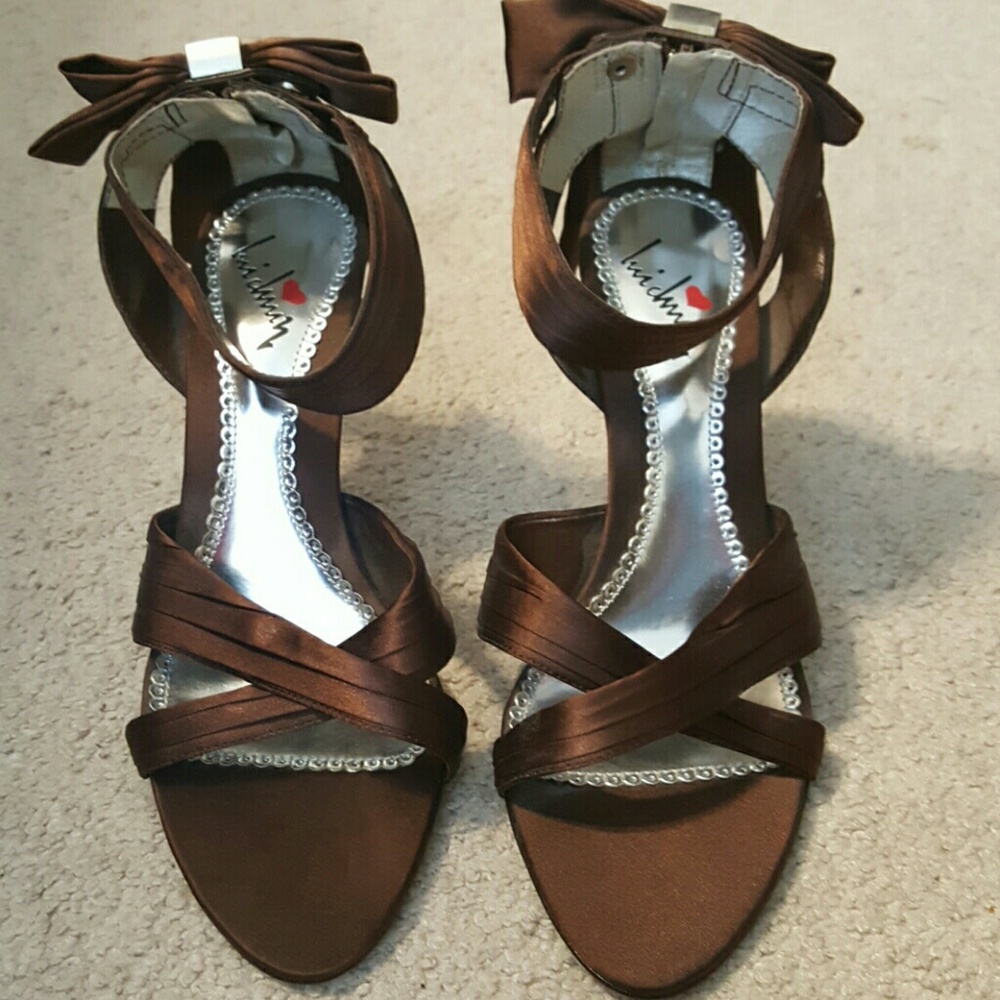 Luichiny Satin Bow Heels BRAND NEW