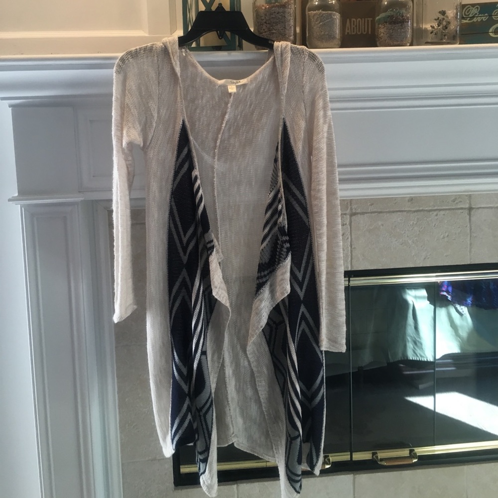 Long sleeved sweater