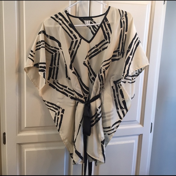 Venus kimono top - Picture 1 of 3