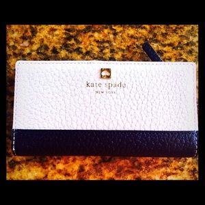 Beautiful Kate Spade wallet in navy and white