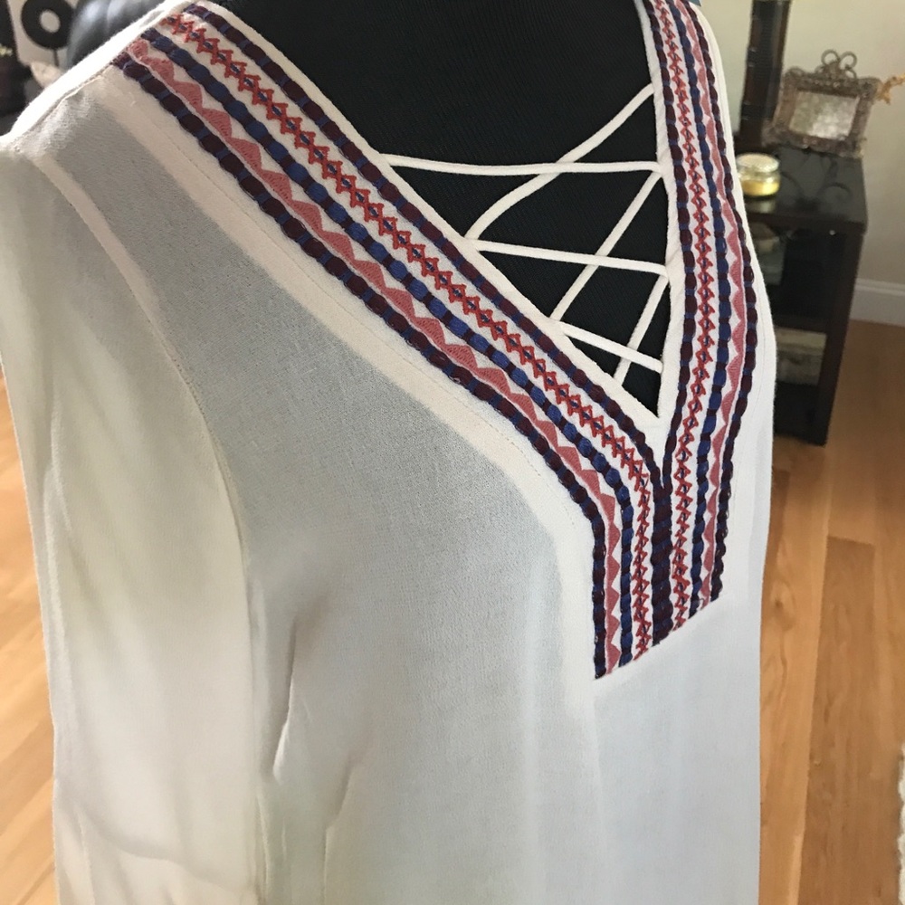 Bohemian Bell Sleeved Blouse - Picture 2 of 3