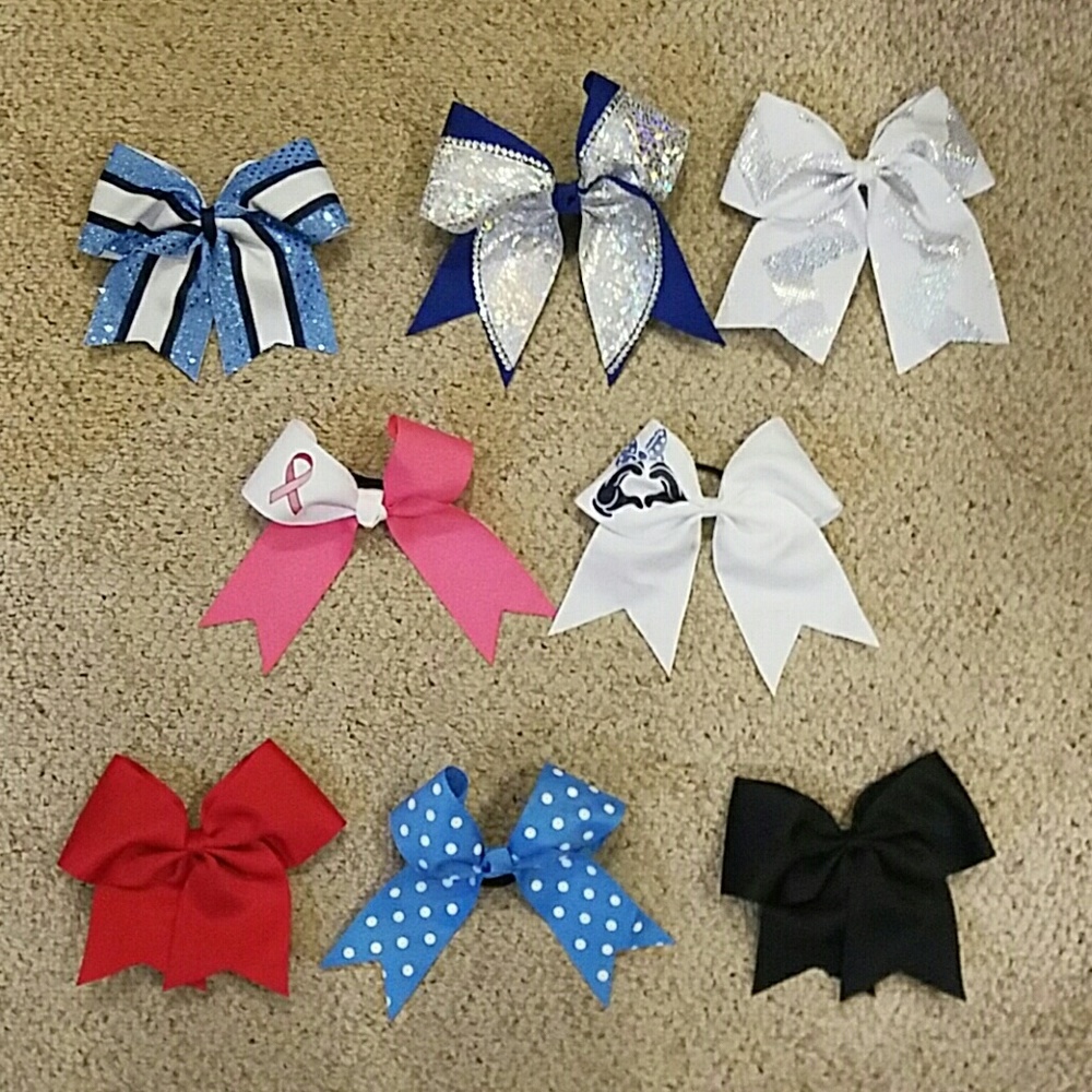 Cheerleaders hair bows