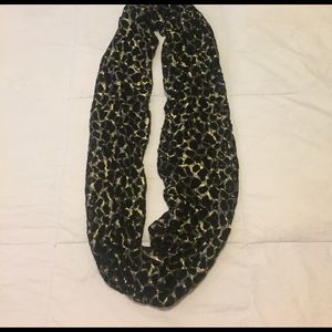 Express Infinity scarf - metallic gold and black