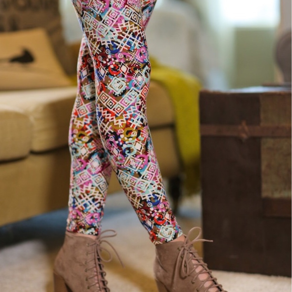 NEW! Spring multi color print leggings - Picture 3 of 3