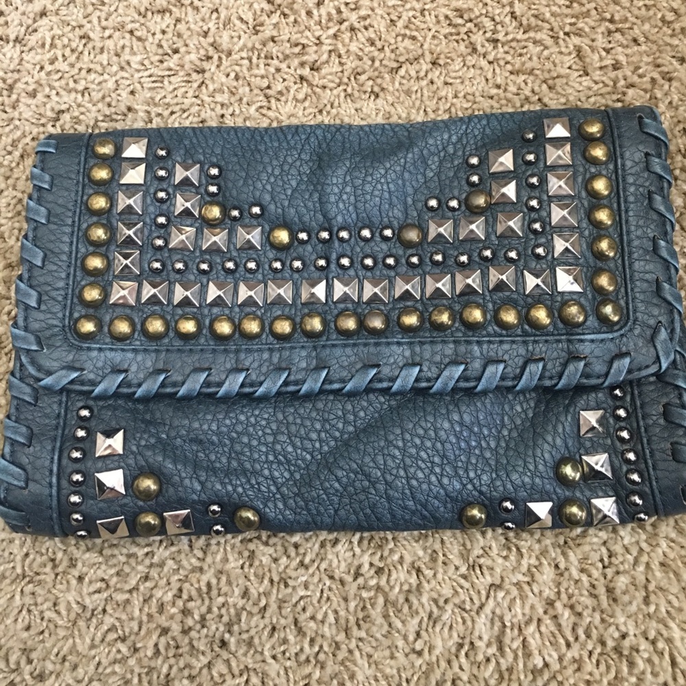 Blue clutch