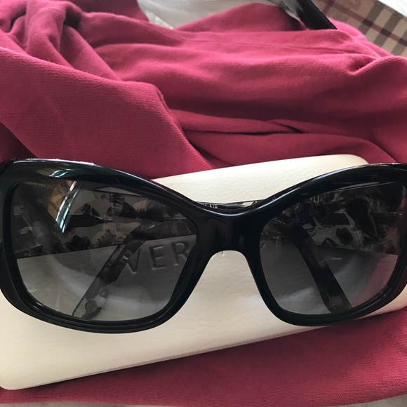 Versace sunglasses - Picture 3 of 4