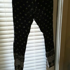 Baggy pattern pants