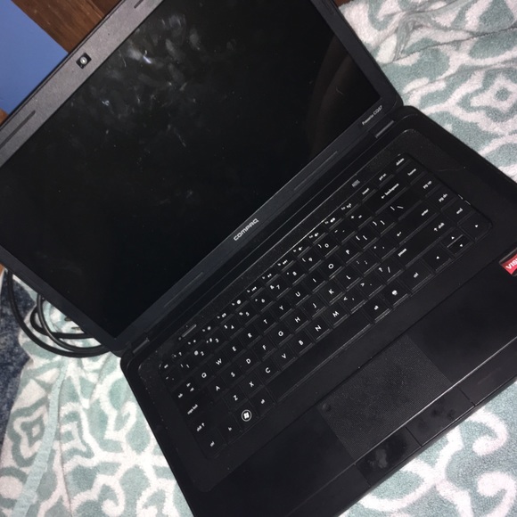 Compact computer/laptop - Picture 2 of 2