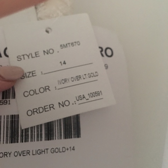 Brand new Maggie Sottero Wedding dress - Picture 4 of 4