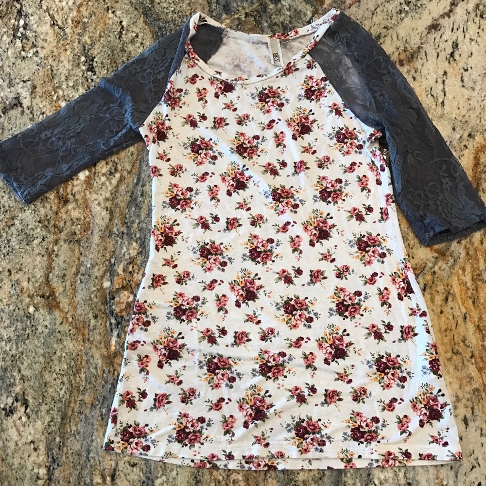 BKE floral top