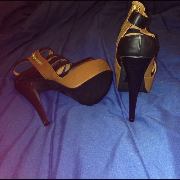Black & Tan Platform heels - Picture 3 of 4