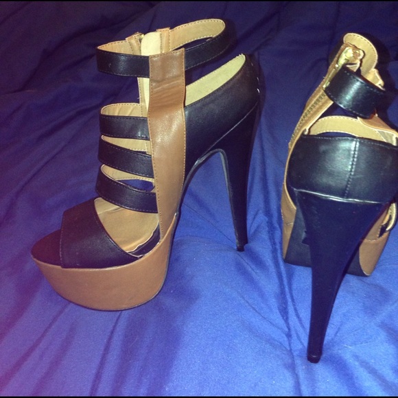 Black & Tan Platform heels - Picture 4 of 4