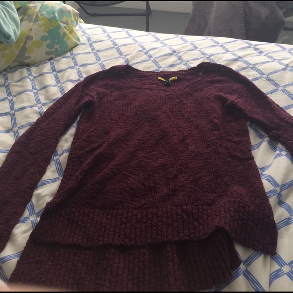 Maroon sweater - Picture 1 of 2