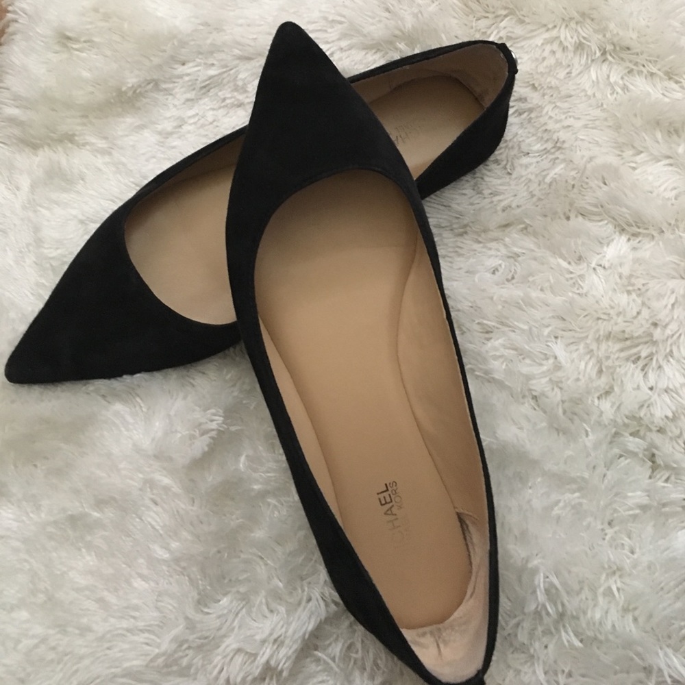Gently Used Michael Kors size 7.5 with box