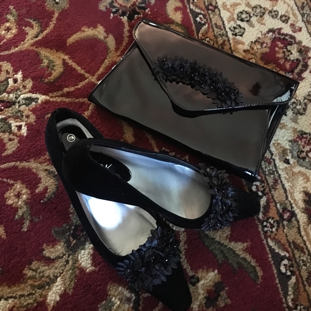 Matching Shoes and Purse.